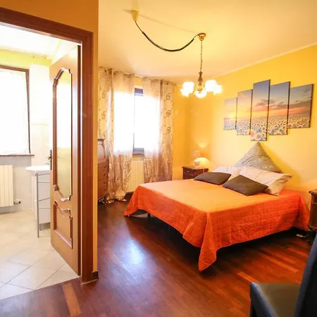 Spighe Paglia E Girasole Oda ve Kahvaltı Candia Canavese