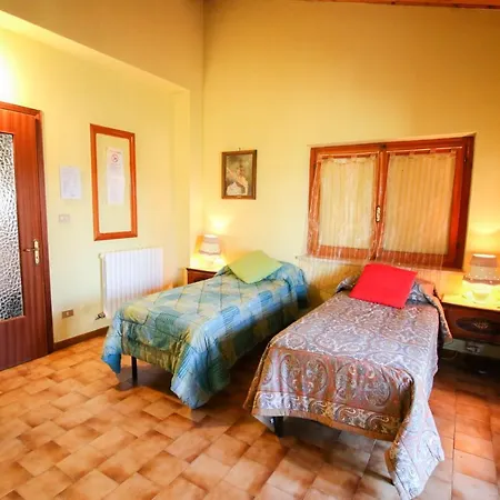 Spighe Paglia E Girasole Oda ve Kahvaltı 4*