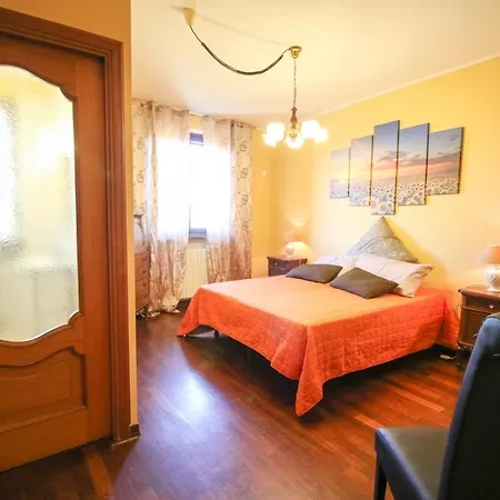 Spighe Paglia E Girasole Oda ve Kahvaltı Candia Canavese